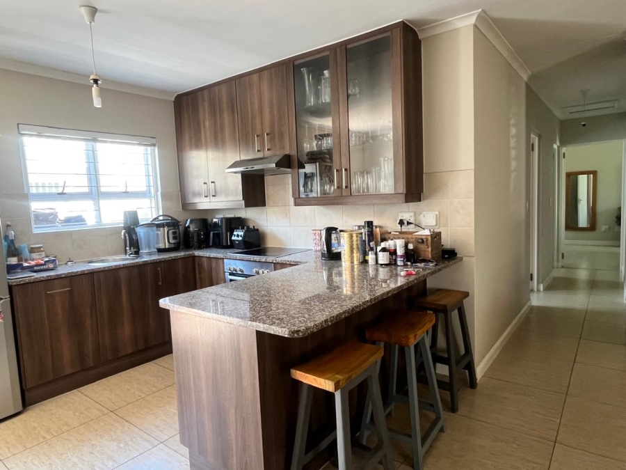 To Let 3 Bedroom Property for Rent in Sunningdale Western Cape